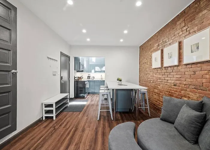 Luxury And Stylish 2bedroom On Carson, South Flats, *