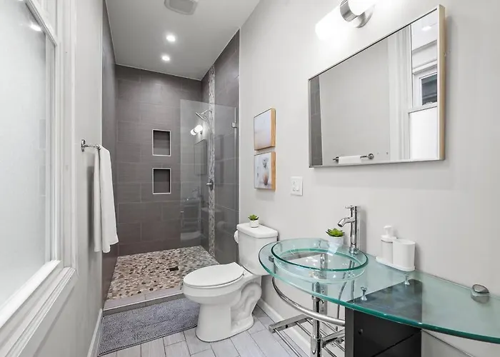 Luxury And Stylish 2bedroom On Carson, South Flats, Pittsburgh