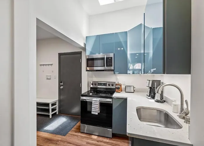 Apartment Luxury And Stylish 2bedroom On Carson, South Flats, Pittsburgh