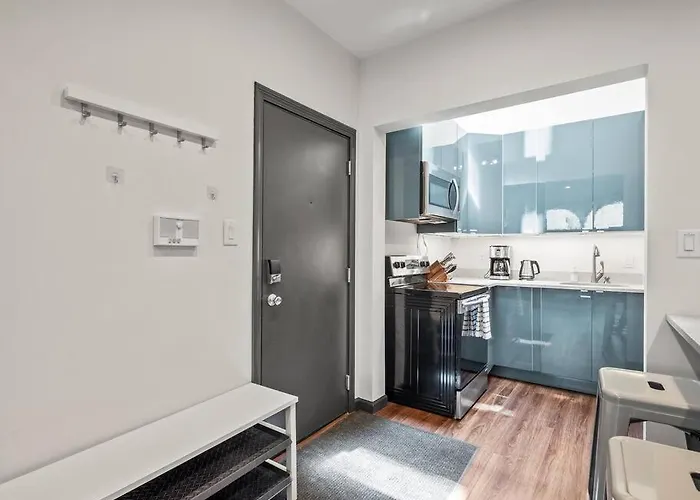 Luxury And Stylish 2bedroom On Carson, South Flats, Pittsburgh