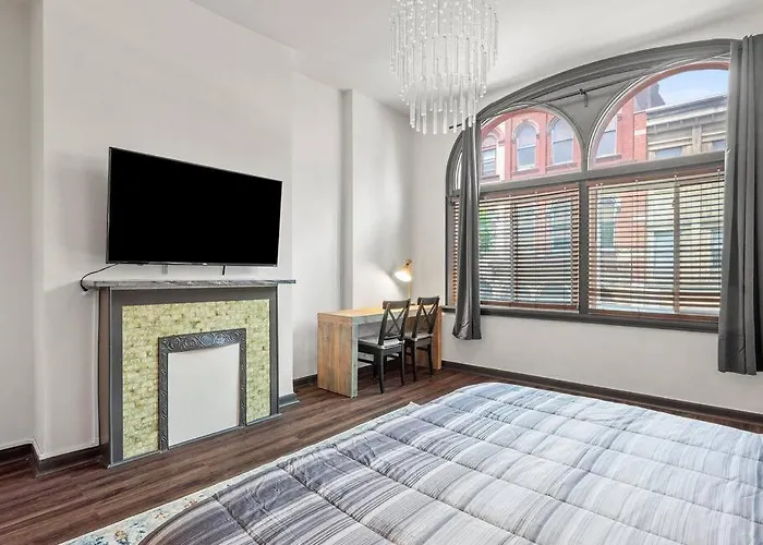 Apartment Luxury And Stylish 2bedroom On Carson, South Flats, Pittsburgh